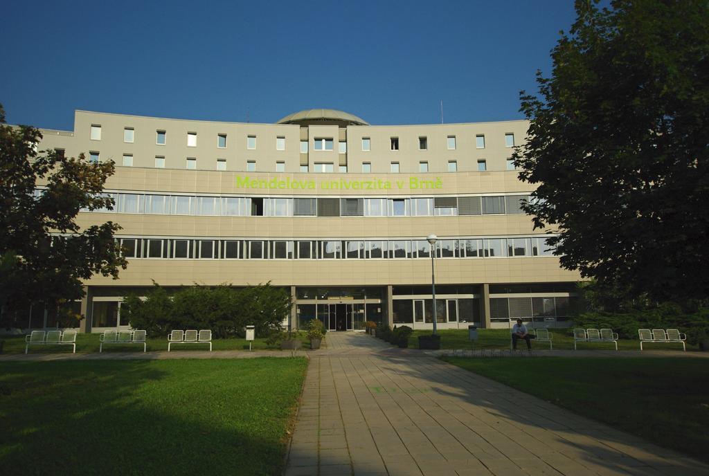 Kolej Akademie Hotel เบอร์โน ภายนอก รูปภาพ