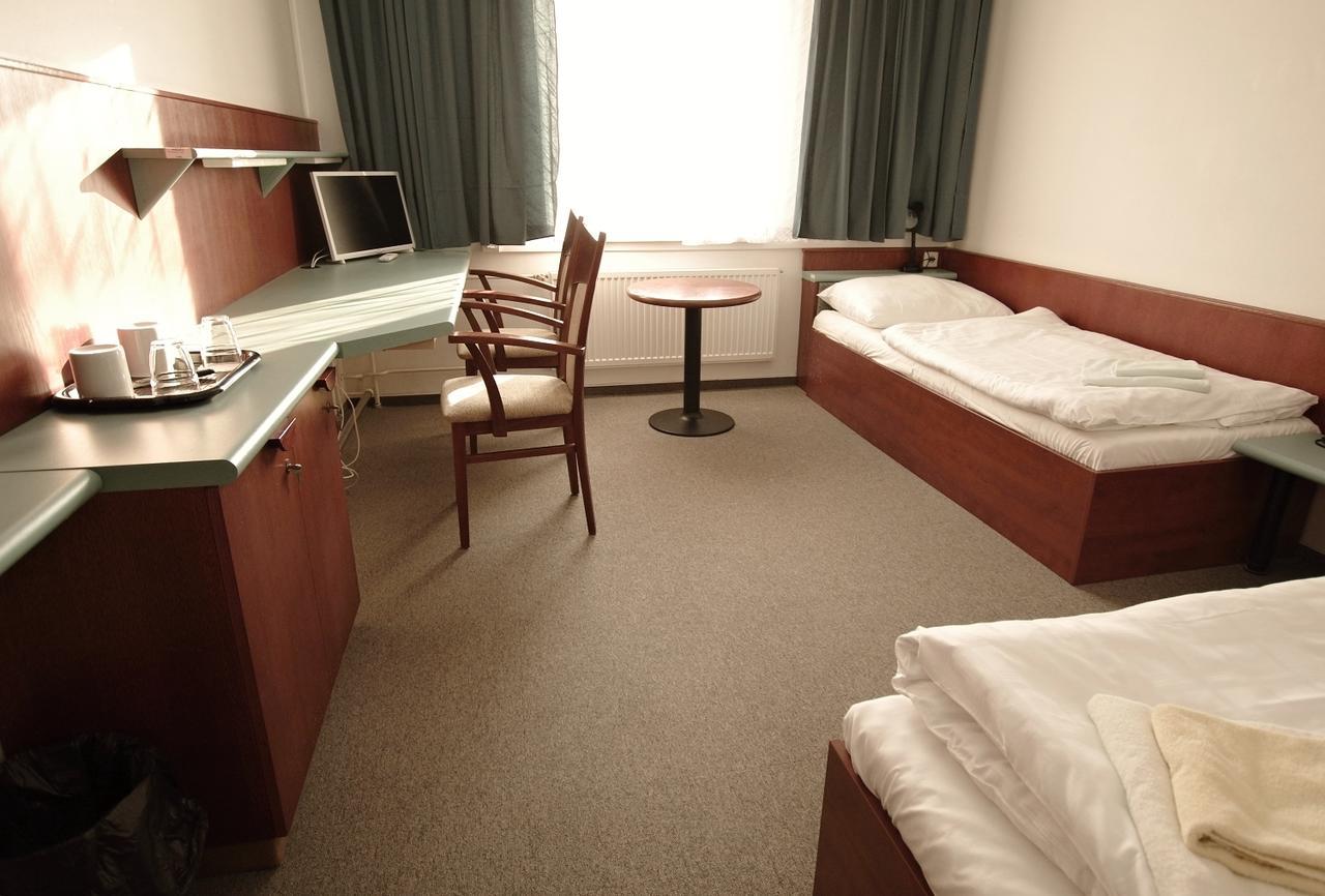 Kolej Akademie Hotel เบอร์โน ภายนอก รูปภาพ